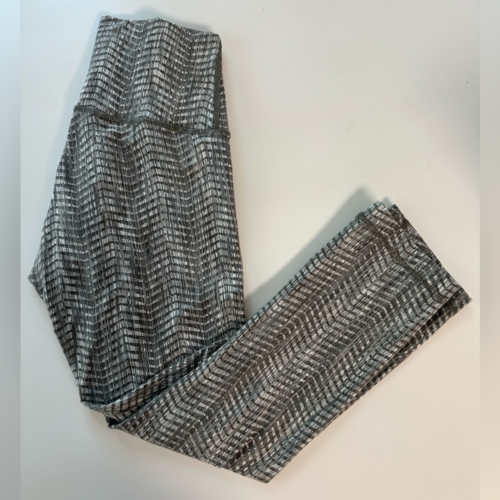 Lululemon size 4 crop leggings